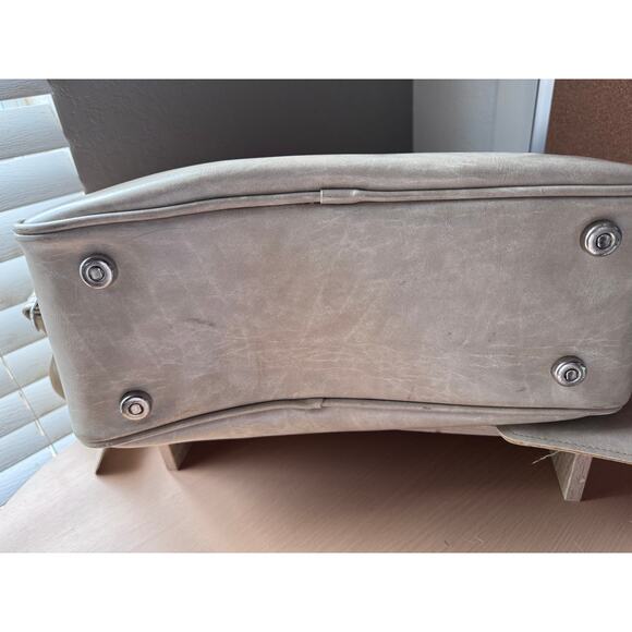 Vintage Cream Faux Leather Messenger/Shoulder Bag 1970s-1980s - Picture 11 of 11